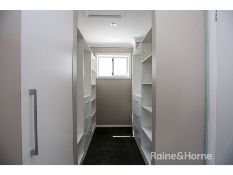 7B Ignatius Pl, Kelso NSW 2795