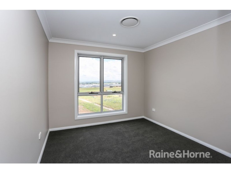 7B Ignatius Pl, Kelso NSW 2795