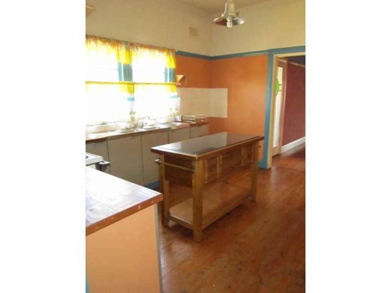 111  Peel, Bathurst NSW 2795