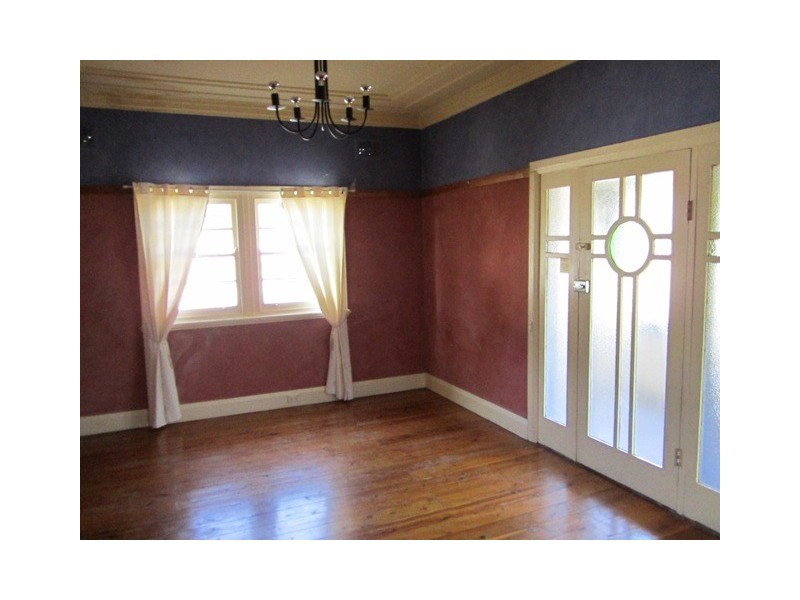 111  Peel, Bathurst NSW 2795