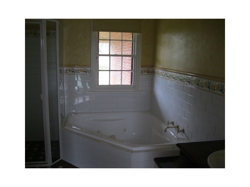 23 Gestingthorpe Road, Bathurst NSW 2795