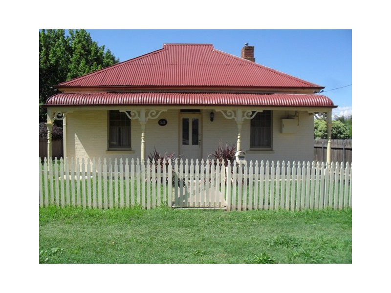 23 Piper, Bathurst NSW 2795