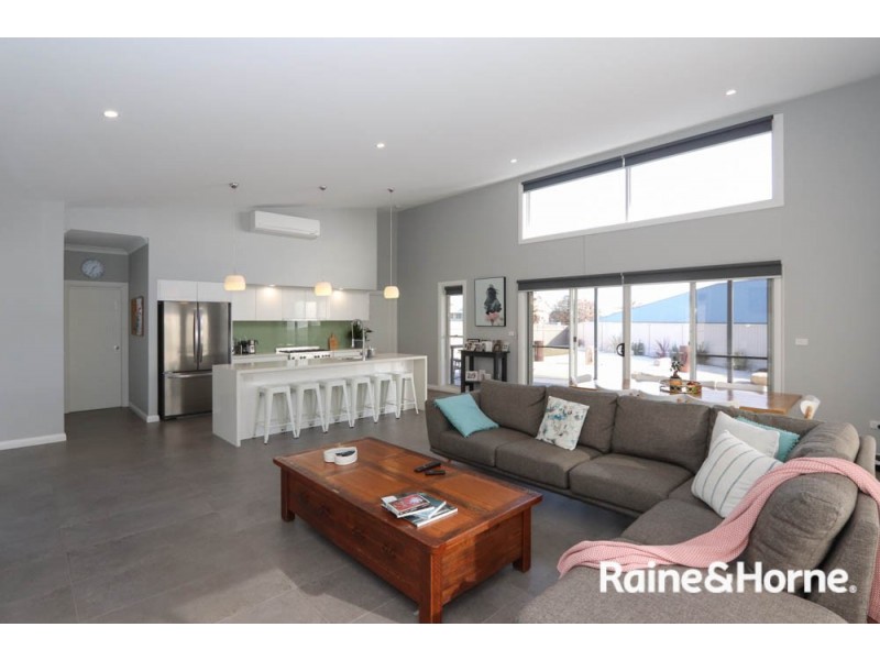 5 O’Farrell Place, Kelso NSW 2795