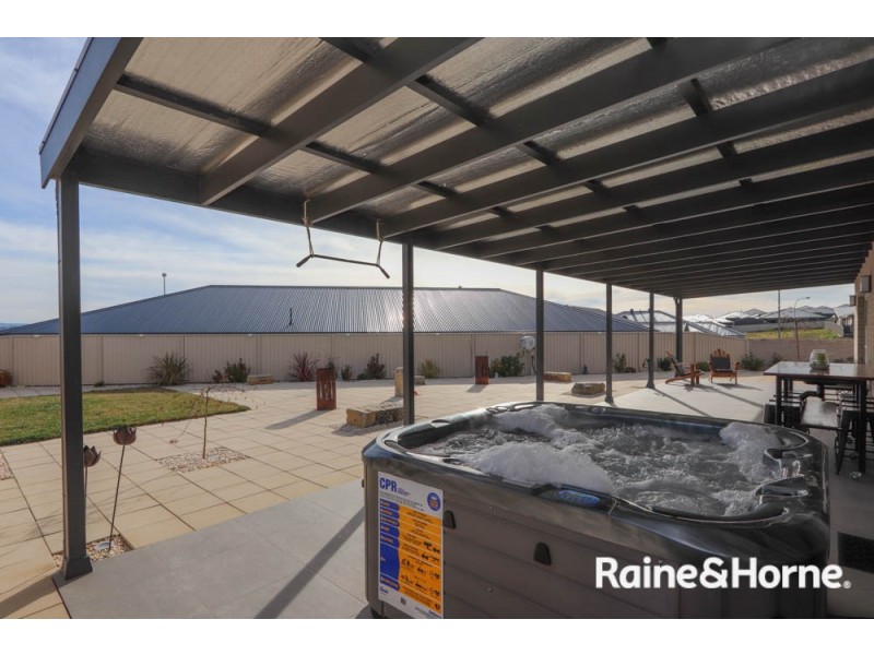 5 O’Farrell Place, Kelso NSW 2795