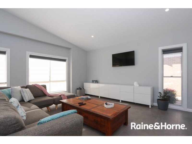 5 O’Farrell Place, Kelso NSW 2795