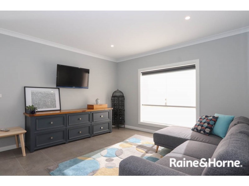 5 O’Farrell Place, Kelso NSW 2795