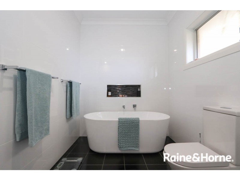 5 O’Farrell Place, Kelso NSW 2795