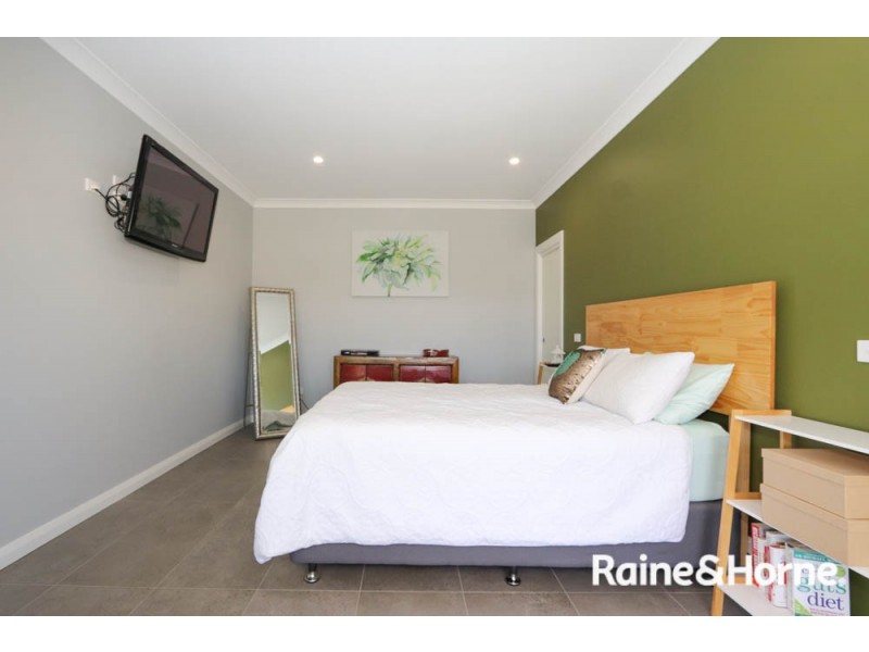 5 O’Farrell Place, Kelso NSW 2795