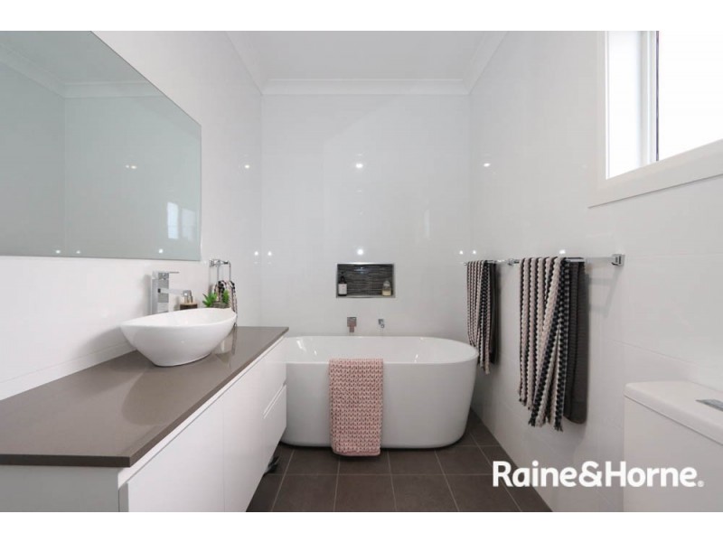 5 O’Farrell Place, Kelso NSW 2795