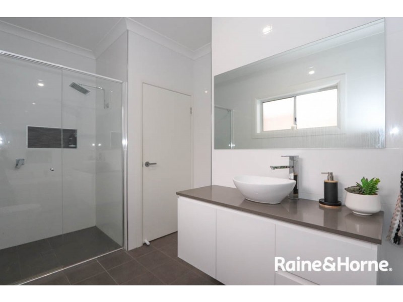 5 O’Farrell Place, Kelso NSW 2795