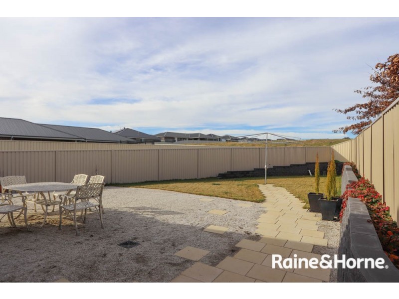 5 O’Farrell Place, Kelso NSW 2795