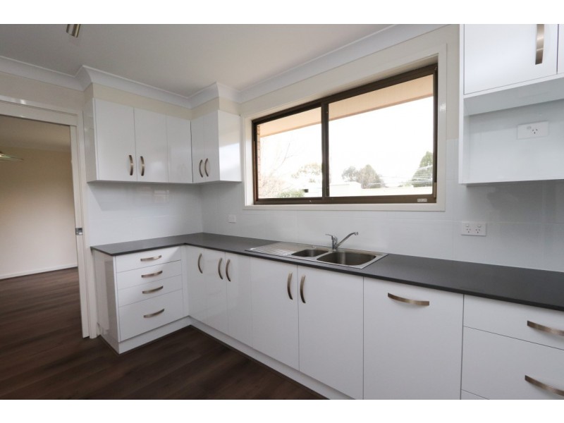 24 Camidge Cl, Kelso NSW 2795