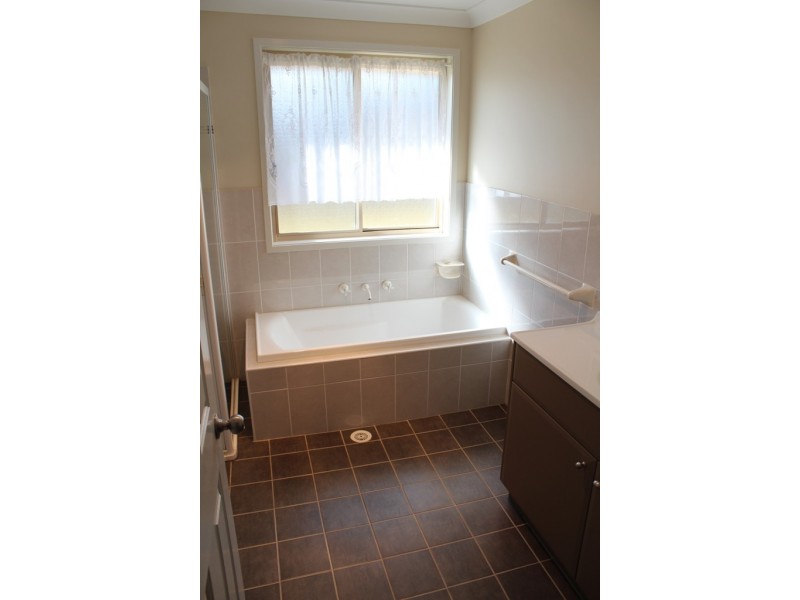 23 Tandora Street, Bathurst NSW 2795