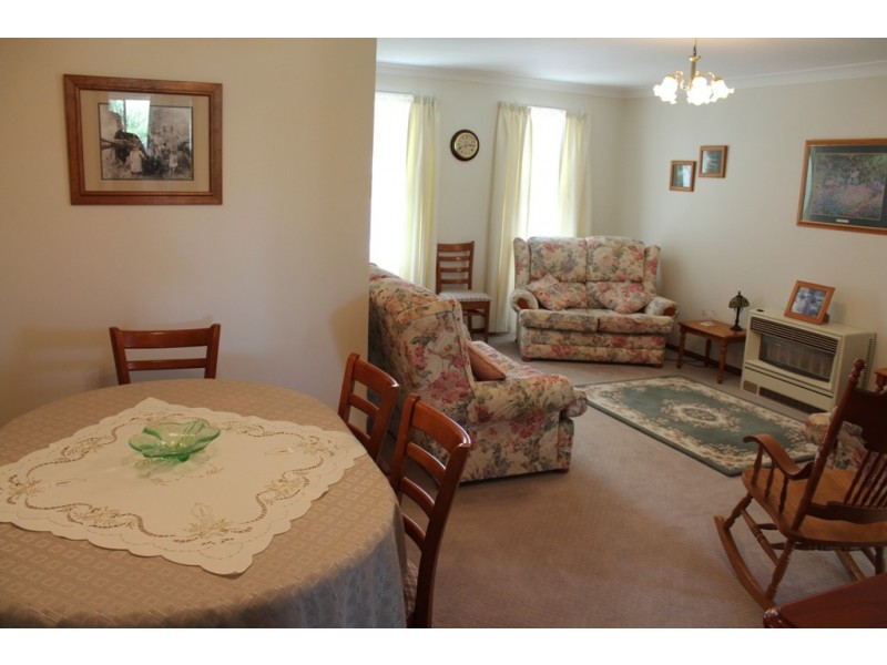 6 Westbourne Drive, Bathurst NSW 2795