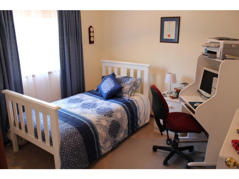 6 Westbourne Drive, Bathurst NSW 2795
