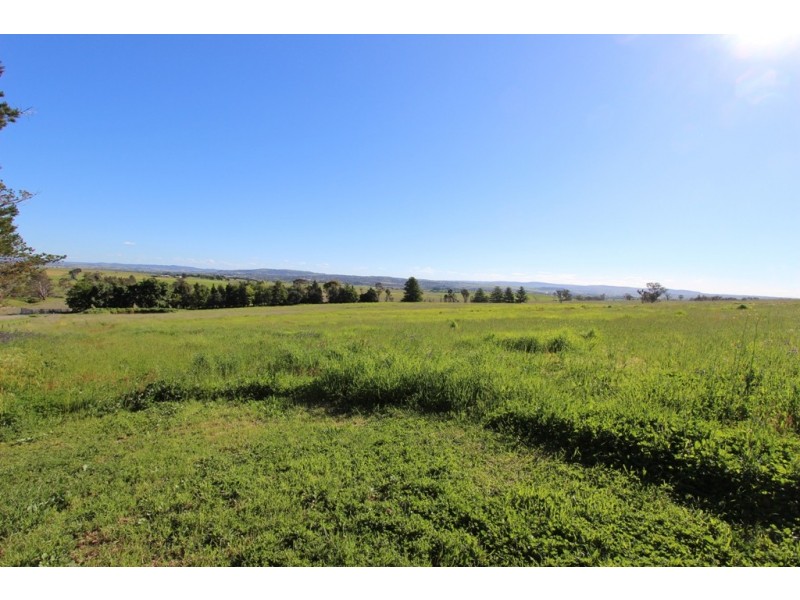 795 Sofala Road, Laffing Waters NSW 2795