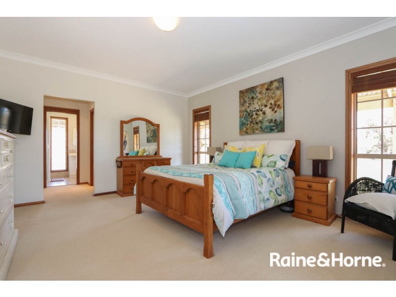 109 James White Drive, Fosters Valley NSW 2795