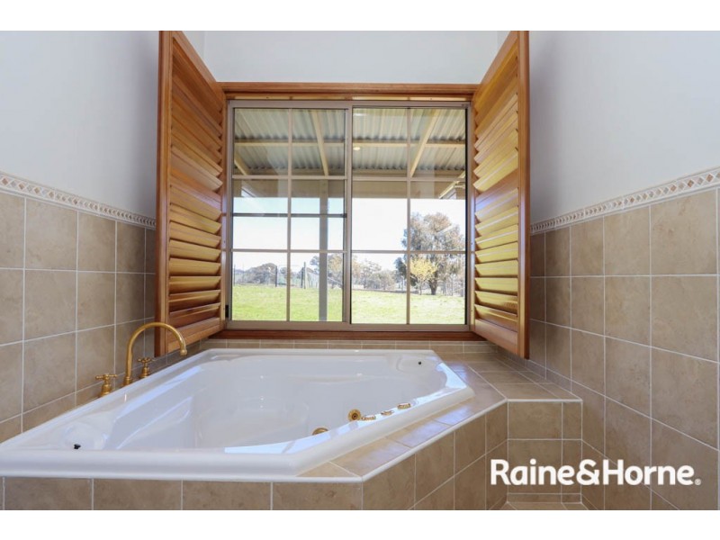 109 James White Drive, Fosters Valley NSW 2795