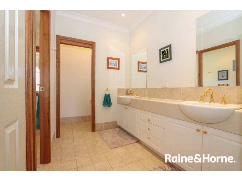 109 James White Drive, Fosters Valley NSW 2795