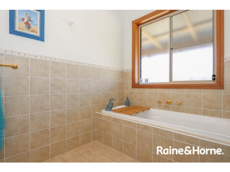 109 James White Drive, Fosters Valley NSW 2795