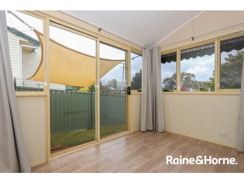 19 Owen Way, Bathurst NSW 2795