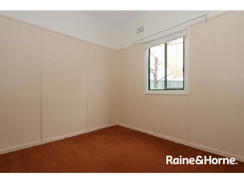 19 Owen Way, Bathurst NSW 2795