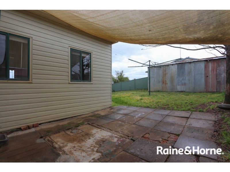 19 Owen Way, Bathurst NSW 2795