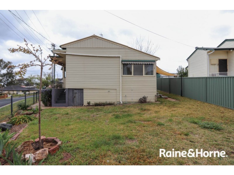 19 Owen Way, Bathurst NSW 2795
