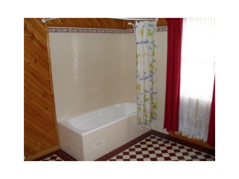 194 Piper, Bathurst NSW 2795