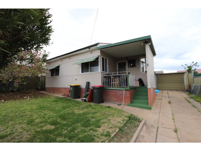 2 Coral Way, Bathurst NSW 2795