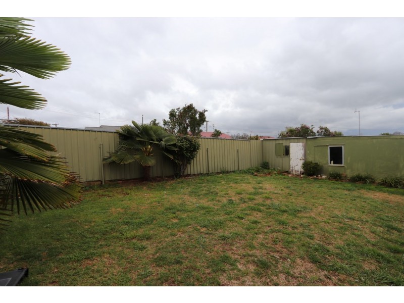 2 Coral Way, Bathurst NSW 2795