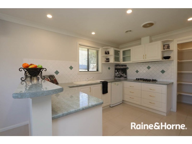 20 James Barnet Drive, Kelso NSW 2795