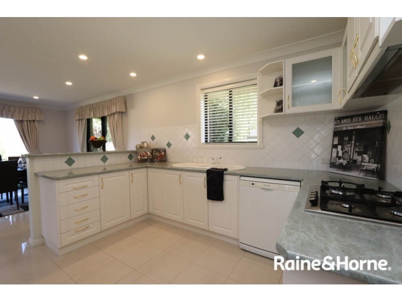 20 James Barnet Drive, Kelso NSW 2795