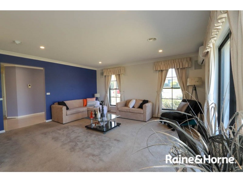 20 James Barnet Drive, Kelso NSW 2795