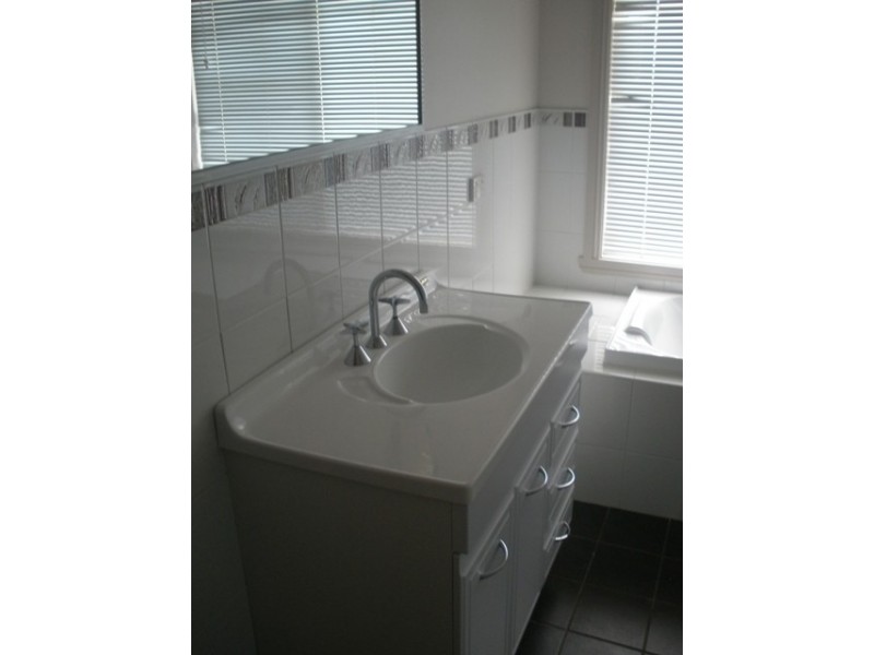 61 Lavelle St, Bathurst NSW 2795