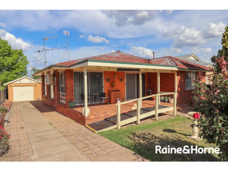 8 Vine Street, South Bathurst NSW 2795