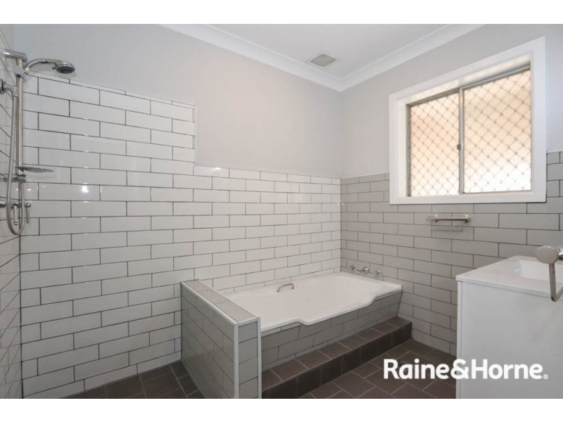 66 Boyd Street, Kelso NSW 2795