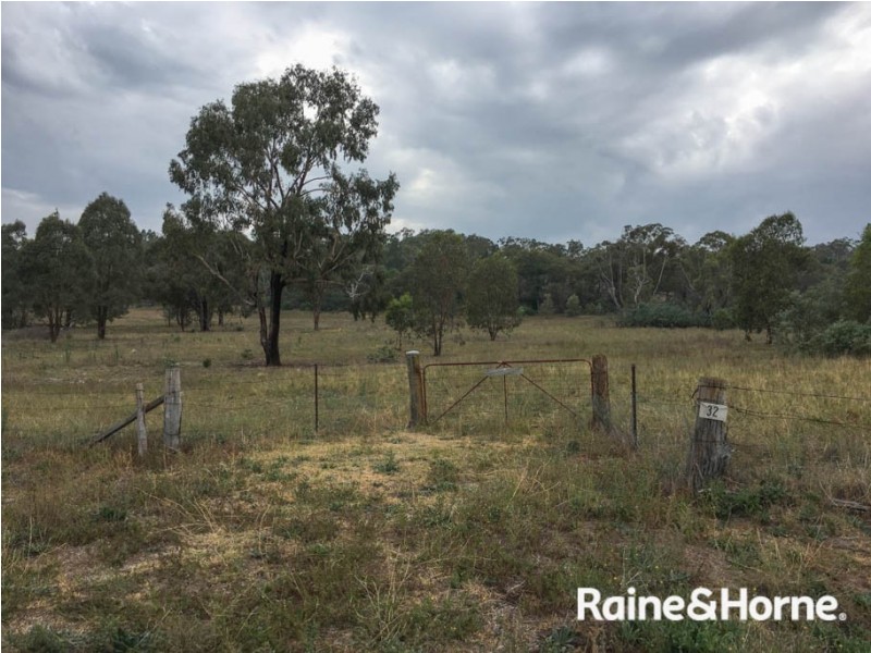32 Pine Ridge Road, Rock Forest NSW 2795