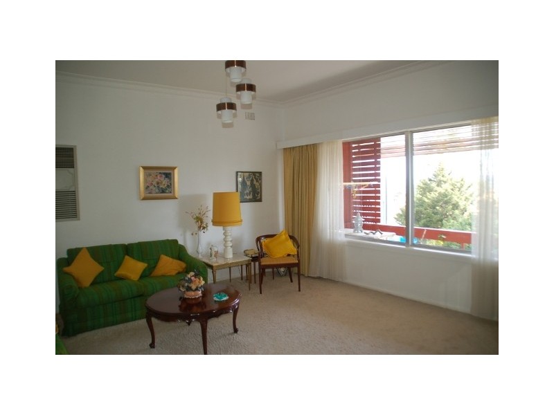 27  White street, Bathurst NSW 2795