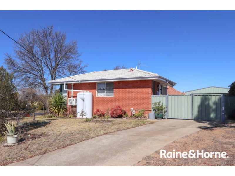 15 Currawong Street, South Bathurst NSW 2795