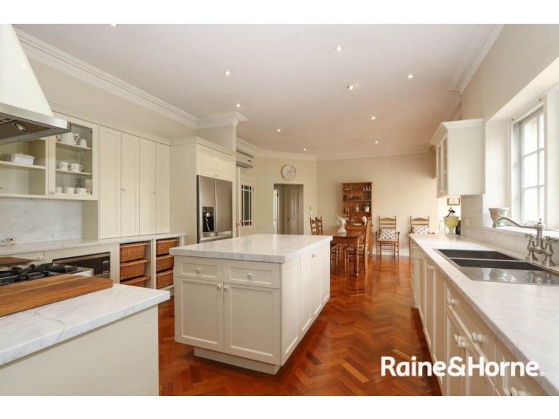 260 Russell Street, Bathurst NSW 2795