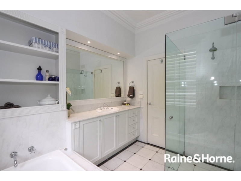 260 Russell Street, Bathurst NSW 2795