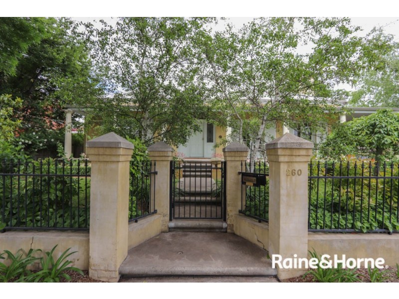 260 Russell Street, Bathurst NSW 2795