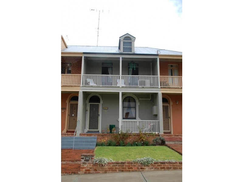 90 Russell, Bathurst NSW 2795