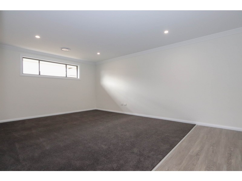 55 Emerald Drive, Bathurst NSW 2795