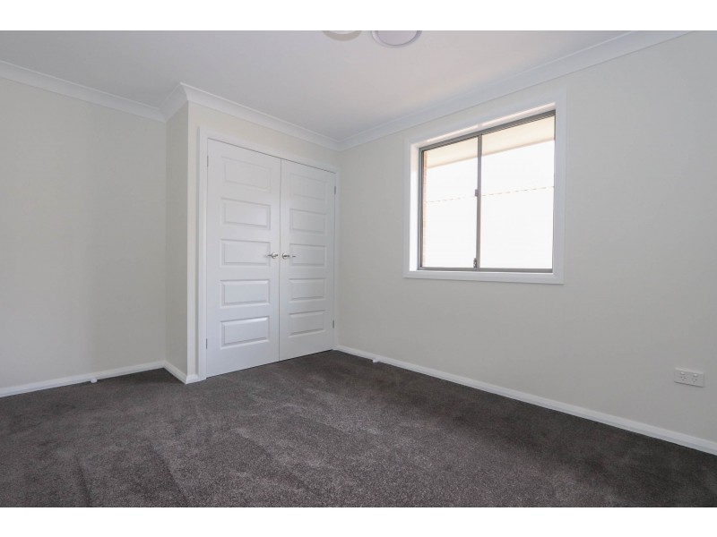 55 Emerald Drive, Bathurst NSW 2795