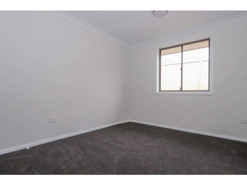 55 Emerald Drive, Bathurst NSW 2795