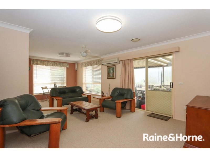 17 Polona Street, Blayney NSW 2799