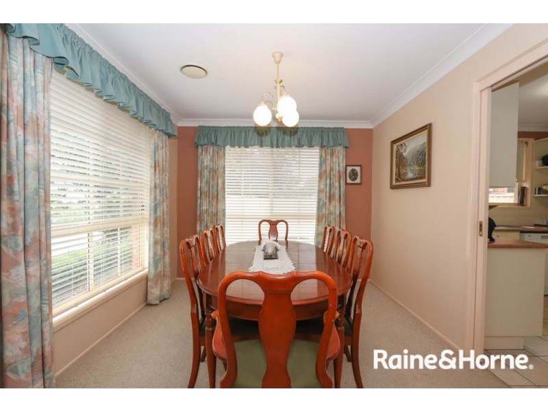 17 Polona Street, Blayney NSW 2799