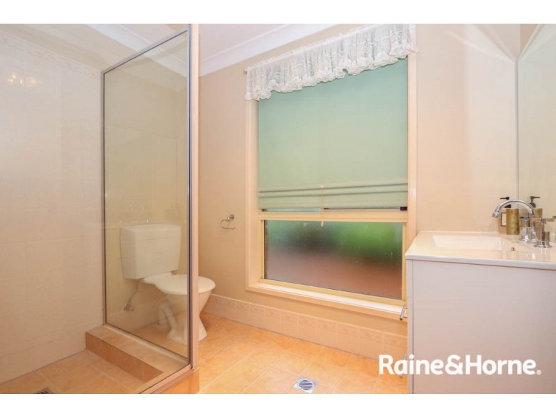 17 Polona Street, Blayney NSW 2799